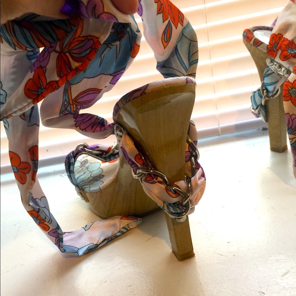 Silk tie heels